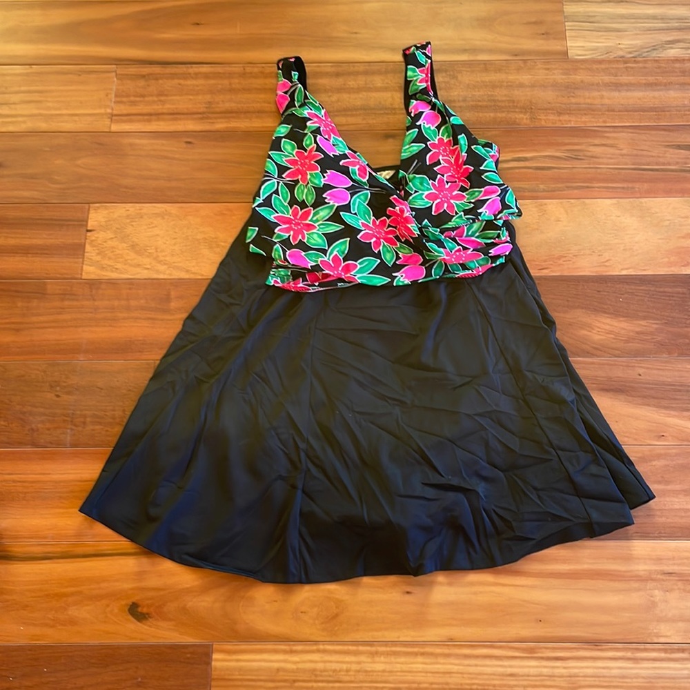IT FIGURES! SWIMSUIT
